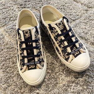 DIOR Oblique Walk N’ Dior Sneakers